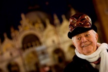 Paintbrushes, flowers at Dario Fo wake in Milan Paintbrushes, flowers at Dario Fo wake in Milan