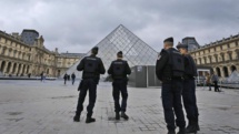 Louvre reopens 24 hours after machete attack
