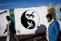 Yemen artists paint on walls to protest war Yemen artists paint on walls to protest war