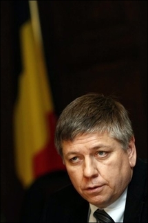Belgian king mulls formal government resignation Belgian king mulls formal government resignation