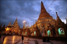 Myanmar sees 25 pct fall in tourists in 2008: airport figures