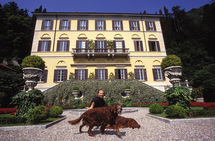 Contents of Versace's home sell for 7m pounds in London Contents of Versace's home sell for 7m pounds in London