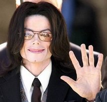 Judge approves auction of Michael Jackson's goods