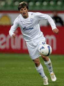 Football: Arshavin strikes four times as Liverpool play Russian roulette Football: Arshavin strikes four times as Liverpool play Russian roulette