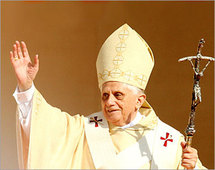 Young Palestinians offer keffiyeh to pope Young Palestinians offer keffiyeh to pope