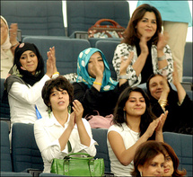 Early returns show Kuwaiti women winning parliament seats
