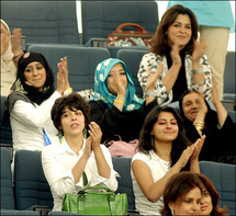 Early returns show Kuwaiti women winning parliament seats Early returns show Kuwaiti women winning parliament seats