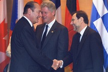Clinton joins Chirac's disease fight Clinton joins Chirac's disease fight