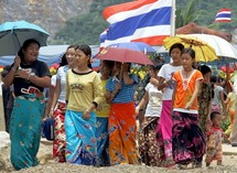 Hmong lobby US for emergency aid in Thailand Hmong lobby US for emergency aid in Thailand