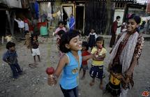 'Slumdog' child stars to get new homes