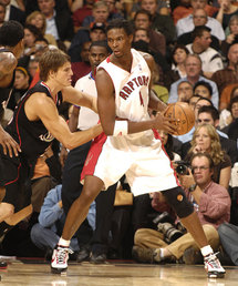 Basketball: Raptors' Bosh eyes NBA free agency in 2010