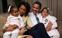 The Obamas do Paris 'en famille' The Obamas do Paris 'en famille'