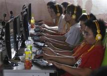 US urges China to drop Internet filter rule