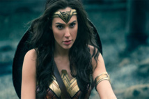 'Wonder Woman' stays strong at box office, leaving 'Mummy' in dust 'Wonder Woman' stays strong at box office, leaving 'Mummy' in dust