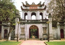 Exams near, Vietnam students seek help from ancient tortoise Exams near, Vietnam students seek help from ancient tortoise