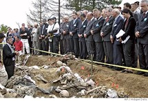 Bosnian Serbs mourn relatives killed in war Bosnian Serbs mourn relatives killed in war