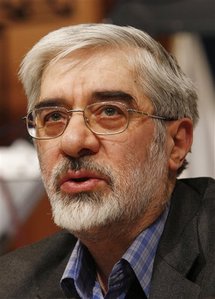 Iran frees Mousavi’s aide, human rights lawyer: report
