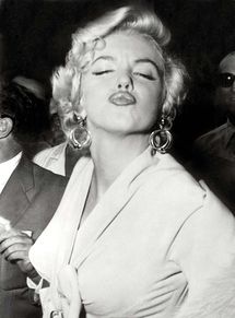 No bidders for eternity with Marilyn Monroe