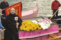 Mock funeral for Venice's dwindling population