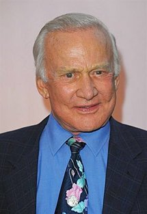Moon-man Buzz Aldrin urges Brazil to invest in space Moon-man Buzz Aldrin urges Brazil to invest in space