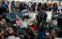 Aminatou Haidar giving a press conference in Lanzarote airport