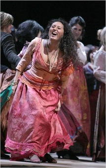 Carmen fires emotions in Milano Carmen fires emotions in Milano