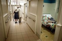 An Alzheimer's patient at a psychiatric hospital (AFP/File/Jean-Philippe Ksiazek)