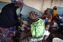 Women cooking in Mali, 2007 (AFP/File/Georges Gobet)