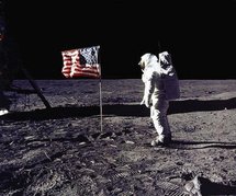 US lawmakers urge Obama to save NASA moon program