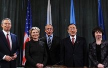 Left to right: The representatives of the Middle East Quartet, Tony Blair, Hillary Clinton, Sergei Lavrov, Ban Ki-moon, Catherine Ashton. (AFP/Yuri Kadobnov)