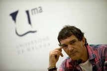 Antonio Banderas gives a press conference in Malaga. Antonio Banderas gives a press conference in Malaga.