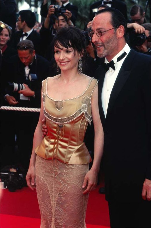 Juliette Binoche arrives for the closing ceremony at the 63rd Cannes Film Festival in Cannes. Juliette Binoche arrives for the closing ceremony at the 63rd Cannes Film Festival in Cannes.