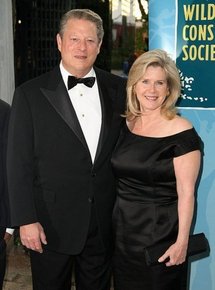 Al Gore with Mary Elizabeth 'Tipper' Gore in 2008