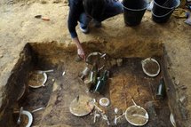 Food art: archaeologists dig up 30-year-old last supper Food art: archaeologists dig up 30-year-old last supper