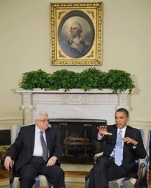 Palestinian President Mahmud Abbas (left) with US President Barack Obama