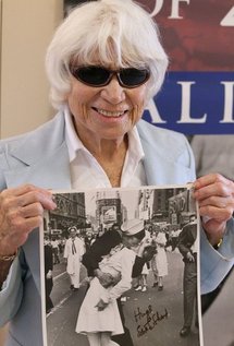 Edith Shain with the famous photo Edith Shain with the famous photo