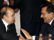 Egypt's Mubarak visits Algerian president  who is mourning the death of his brother