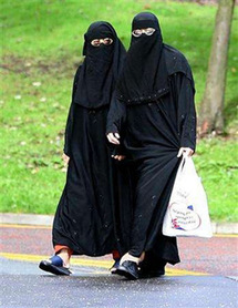 Europeans approve, Americans reject Muslim veil ban: study