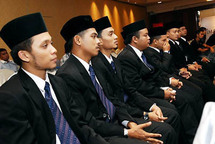 Malaysia talent show picks 26-year-old as top 'Young Imam' Malaysia talent show picks 26-year-old as top 'Young Imam'