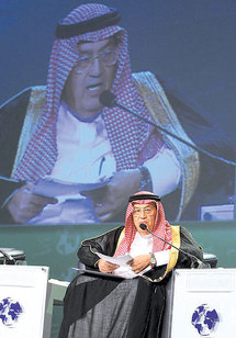 Ghazi al-Gosaibi, Saudi diplomat, minister, poet, dead at 70