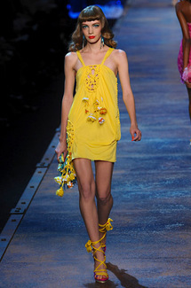 Dior's tropical mists meet Miyake's fashion 'spirits' Dior's tropical mists meet Miyake's fashion 'spirits'