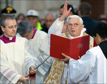 Love not a trinket, pope tells young Catholics