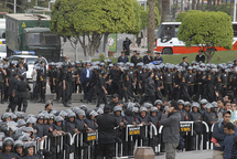 'Leave!' Egypt protesters tell Mubarak 'Leave!' Egypt protesters tell Mubarak