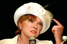 Russia in dramatic farewell to Soviet film queen Russia in dramatic farewell to Soviet film queen