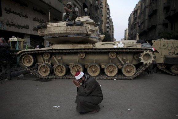 Egypt protesters back in Tahrir to push for change