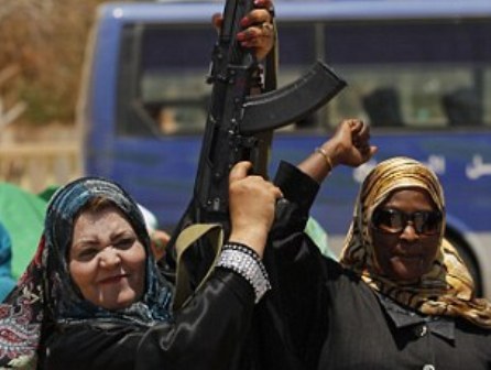 Civilians flee Kadhafi hometown as medics warn of crisis Civilians flee Kadhafi hometown as medics warn of crisis