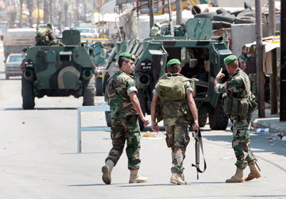 Dissident groups clash with Syrian army: Observatory Dissident groups clash with Syrian army: Observatory