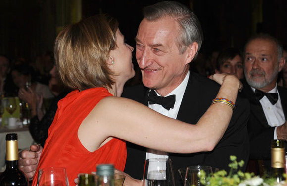 British author Julian Barnes wins Booker Prize British author Julian Barnes wins Booker Prize