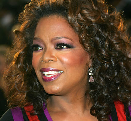 Oprah receives Oscar for humanitarian work