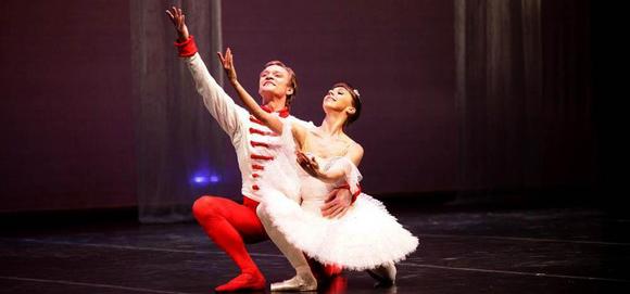 Blow for Bolshoi as star ballet couple quits